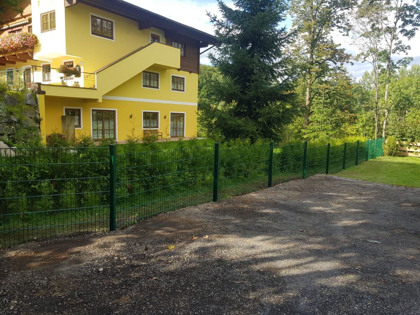 Zaunbau - verschiedene Arten für unterschiedliche Einsatzgebiete